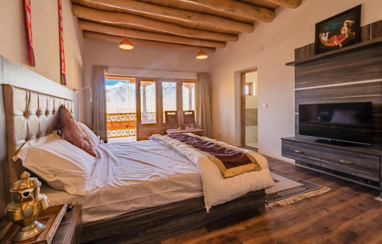Sindhu Residency Hotel She Екстериор снимка